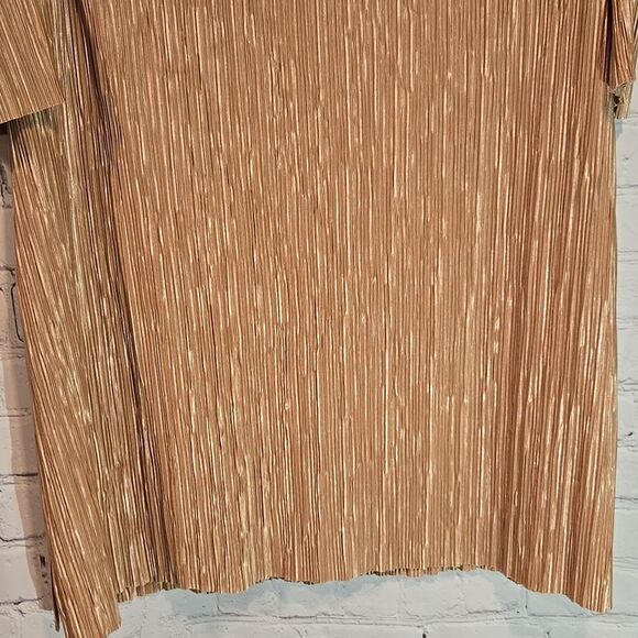 Chico's Travelers Pleated Top - Picture 9 of 9